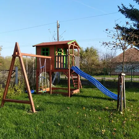 Pusztanjo Vendeghaz Komadi