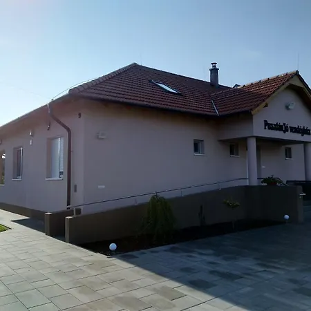 Pusztanjo Vendeghaz Komadi