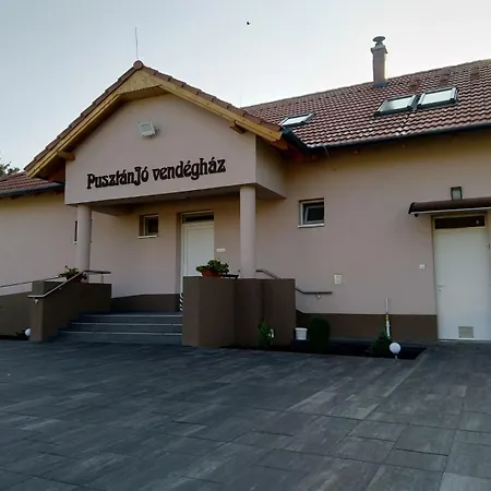 Pusztanjo Vendeghaz